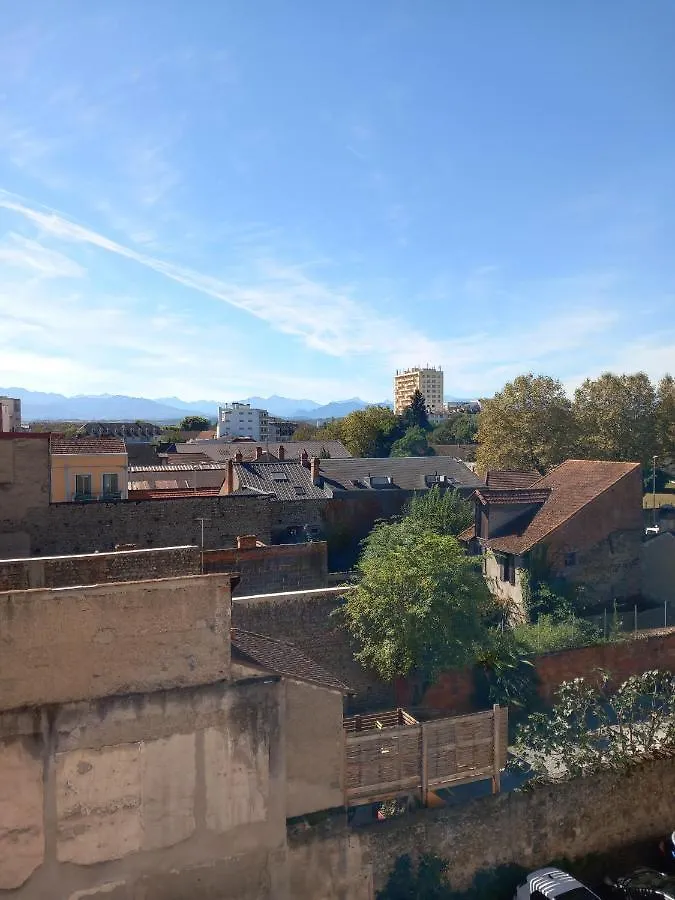 L'Oasis Apartment Tarbes France